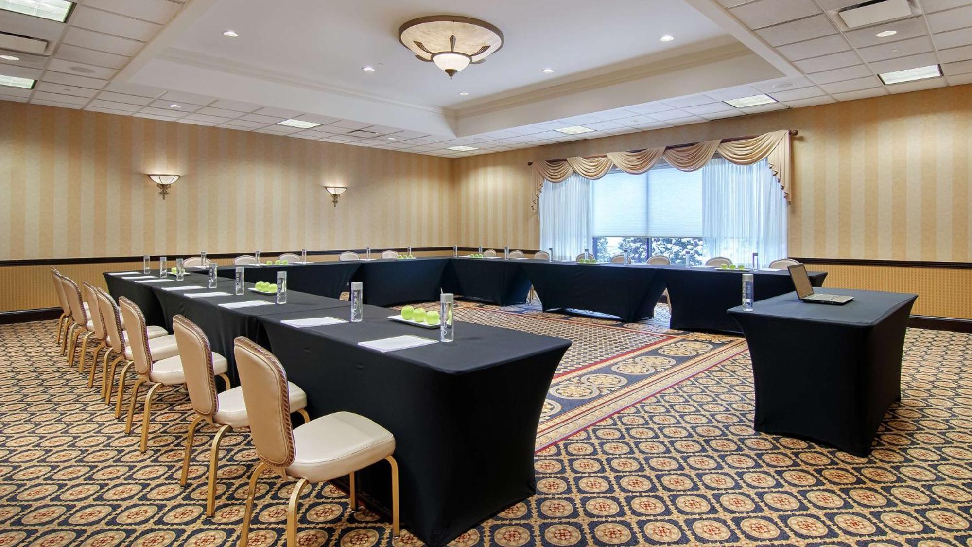 Doubletree By Hilton Lisle Naperville מראה חיצוני תמונה
